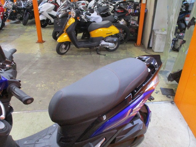 シートもこの通り破れもなければへたりもありません！タンデムも楽々の一台ですよ！他店追従不可能価格！